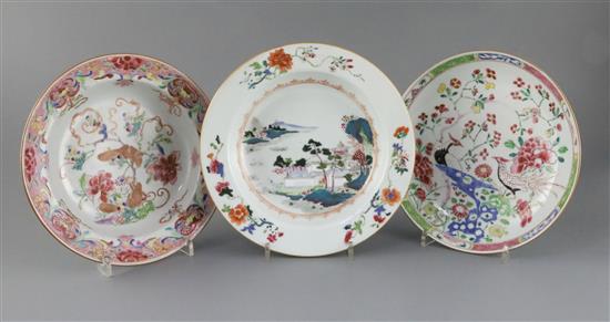 Three Chinese export famille rose dishes, Qianlong period, 22 -23cm (3)